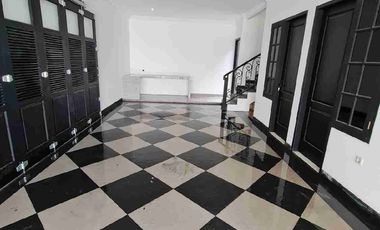 DIJUAL Rumah 3 Lantai Like New Di 
Permata 2 Residence Jagakarsa Jakarta Selatan