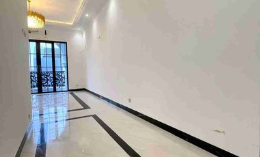 DIJUAL Rumah 3 Lantai Like New Di 
Permata 2 Residence Jagakarsa Jakarta Selatan