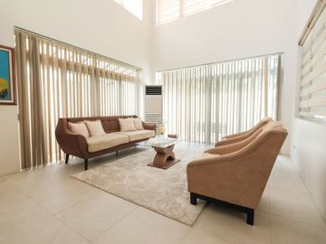 Pre Owned House and lot for sale in White Plains, Quezon City