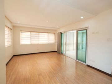 Pre Owned House and lot for sale in White Plains, Quezon City