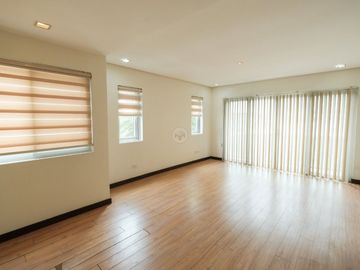 Pre Owned House and lot for sale in White Plains, Quezon City