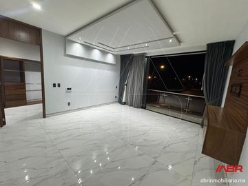 CASA EN RENTA FRENTE AL PARQUE METROPOLITANO