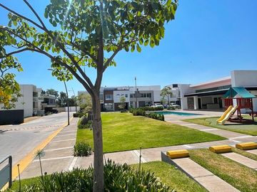 CASA EN RENTA FRENTE AL PARQUE METROPOLITANO