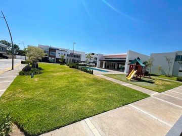 CASA EN RENTA FRENTE AL PARQUE METROPOLITANO