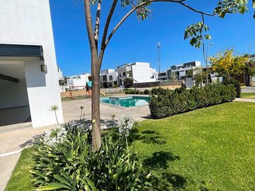 CASA EN RENTA FRENTE AL PARQUE METROPOLITANO