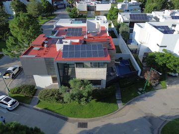Casa contemporánea en renta con alberca privada en Los Sueños | 568 m² | $85,000
