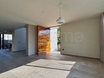 Casa contemporánea en renta con alberca privada en Los Sueños | 568 m² | $85,000