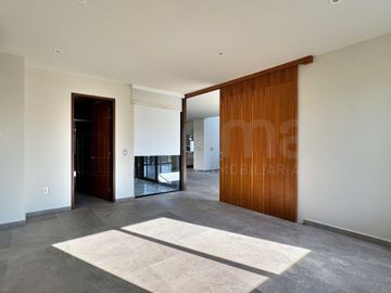 Casa contemporánea en renta con alberca privada en Los Sueños | 568 m² | $85,000