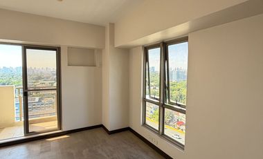 ✨ FOR SALE: ALL-IN! Bare 1-Bedroom with Balcony in Pasay City – Fairway Terraces ✨
