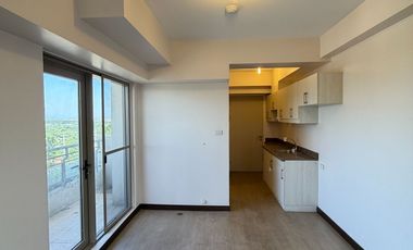 ✨ FOR SALE: ALL-IN! Bare 1-Bedroom with Balcony in Pasay City – Fairway Terraces ✨