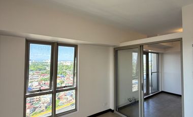 ✨ FOR SALE: ALL-IN! Bare 1-Bedroom with Balcony in Pasay City – Fairway Terraces ✨
