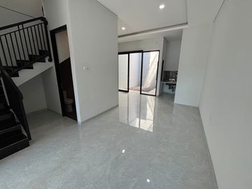 Rumah Baru Gress 2 Unit di Daerah daerah Surabaya Timur XIA
