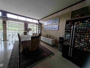 Rumah Tepi Danau Tatar Ratnasasih Kota Baru Parahyangan