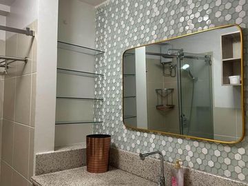Nice 2 bedroom unit in Brio Tower for rent