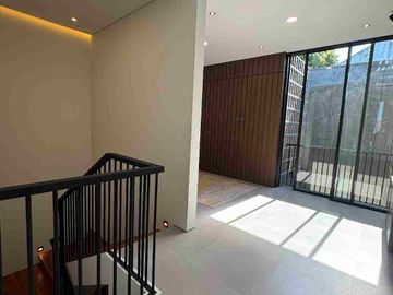 Rumah Mewah Full Furnished Di Tengah Kota Jogja