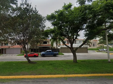 Oportunidad !! Hermosa Residencia en Remate Bancario Cd Bugambilias. 540m2 de terreno, Zapopan, Jal