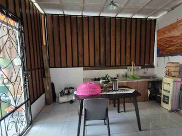 rumah siap huni murah terawat strategis bisa untuk usaha/kantor di Arcamanik dkt sport jabar