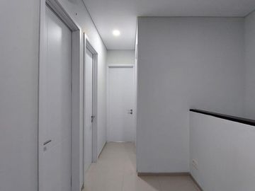 Rumah Dijual Bintaro Discovery SHM Hadap Selatan Full Furnished RR-18647