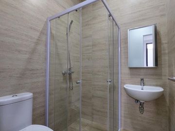 Rumah Dijual Bintaro Discovery SHM Hadap Selatan Full Furnished RR-18647