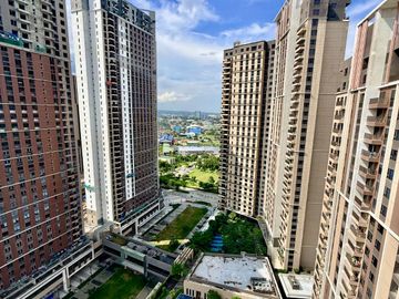 Brand New 2BR Condo for rent in Mandani Bay with parking Mandaue City Cebu