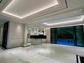 JUAL RUMAH BRAND NEW MEWAH
PANGLIMA POLIM KEBAYORAN BARU JAKSEL ADA SWIMMING POOL DAN LIFT