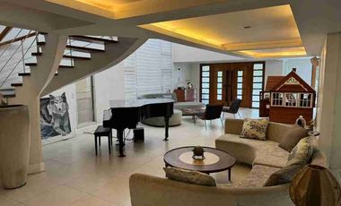 House for Sale in White Plains QC 5 bedrooms 6 car garage