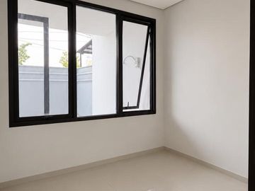 Rumah Baru Renov Total Siap Huni di Setra Duta Grande