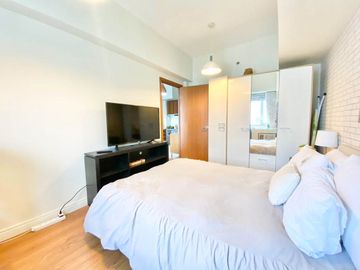 Spacious 44 SQM Interior-Designed 1BR Condo for Rent at Eton Tower Makati