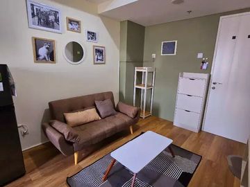 DIJUAL APARTEMEN VITTORIO LANTAI 25 FULL FURNISHED