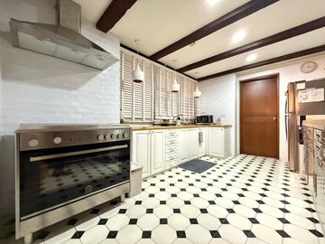 Rare 232.98 SQM Ultra-Exclusive 3BR Suite with 2 Parkings at Eurovilla 3, Salcedo Village