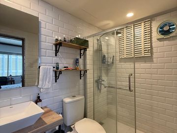 Rare 232.98 SQM Ultra-Exclusive 3BR Suite with 2 Parkings at Eurovilla 3, Salcedo Village