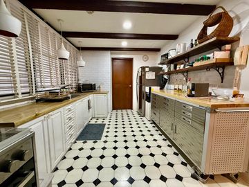 Rare 232.98 SQM Ultra-Exclusive 3BR Suite with 2 Parkings at Eurovilla 3, Salcedo Village