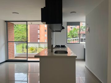 Apartamento en arriendo en Loma del Barro, El Poblado