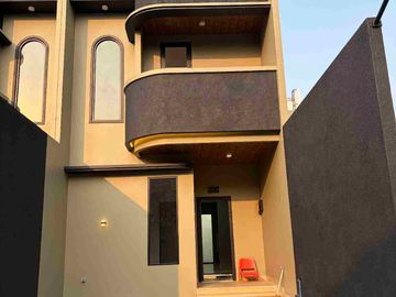 Wilson Rumah baru modern 2 lantai di banjar wijaya