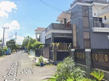 TURUN HARGA DIJUAL CEPAT RUMAH MEWAH LOKASI STRATEGIS BISA UNTUK USAHA DEKAT SUHAT