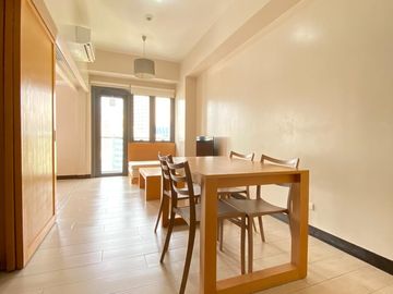Spacious 41.6 SQM Executive Studio with Skyline Views & Morning Sun at Greenbelt Hamilton, Makati