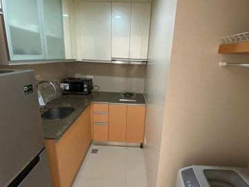 Spacious 41.6 SQM Executive Studio with Skyline Views & Morning Sun at Greenbelt Hamilton, Makati