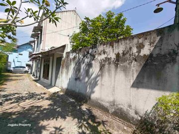 Dijual Rumah 2 lantai  Ring satu kampus UMY, UNJAYA, BSI, Universitas Alma'ata dan Pasar Gamping