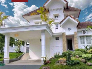 Jual Rumah Mewah Dengan Kolam Renang di Sentul City.