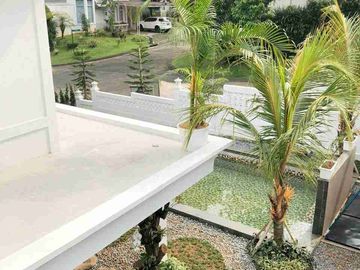 Jual Rumah Mewah Dengan Kolam Renang di Sentul City.