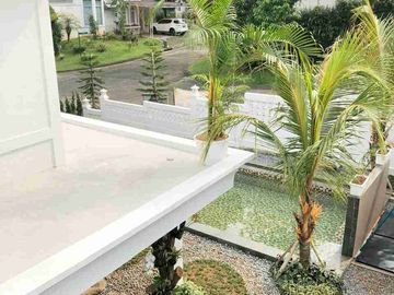 Jual Rumah Mewah Dengan Kolam Renang di Sentul City.