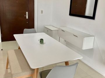 Arya Residences T1 | 1BR with Balcony | 67 sqm | With Parking | ₱80K