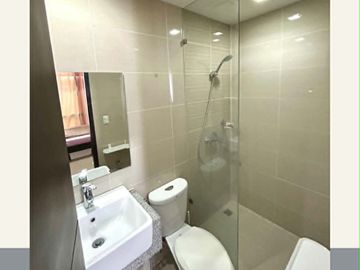 Modern Studio Unit for Sale in Greenbelt Hamilton, Legazpi Village, Makati City