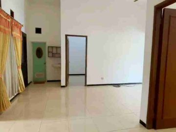 ‼️BUTUH CEPAT LAKU‼️Rumah Siap Huni UK (9X15) di Perumahan Graha Sampurna Indah Wiyung Surabaya.