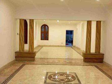 Disewakan Rumah  Usaha 2 lt @ Raya Darmo - Surabaya Pusat