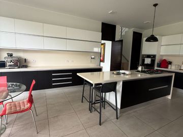 ✨ Exclusiva Casa de Diseño en La Encantada de Villa – Chorrillos