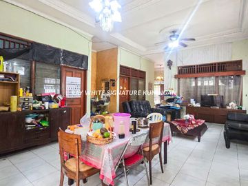 Dijual Rumah Lama Terawat di Jl. Kelud, Guntur Setiabudi Cocok Untuk Rumah Kost