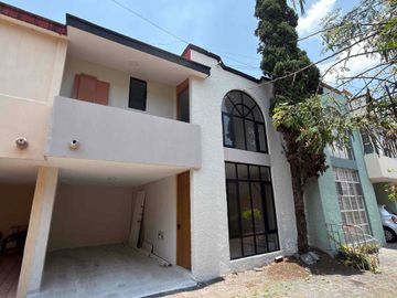 CASA EN VENTA EN LA FELIX IRETA REMODELADA