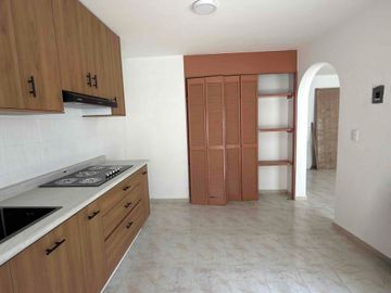 CASA EN VENTA EN LA FELIX IRETA REMODELADA