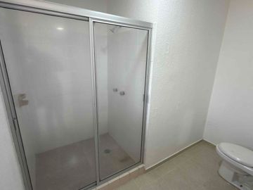 CASA EN VENTA EN LA FELIX IRETA REMODELADA